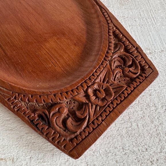 Vintage Solid Teak Long Flat Tray with Carved Flower Detailing - Picture 2 of 12